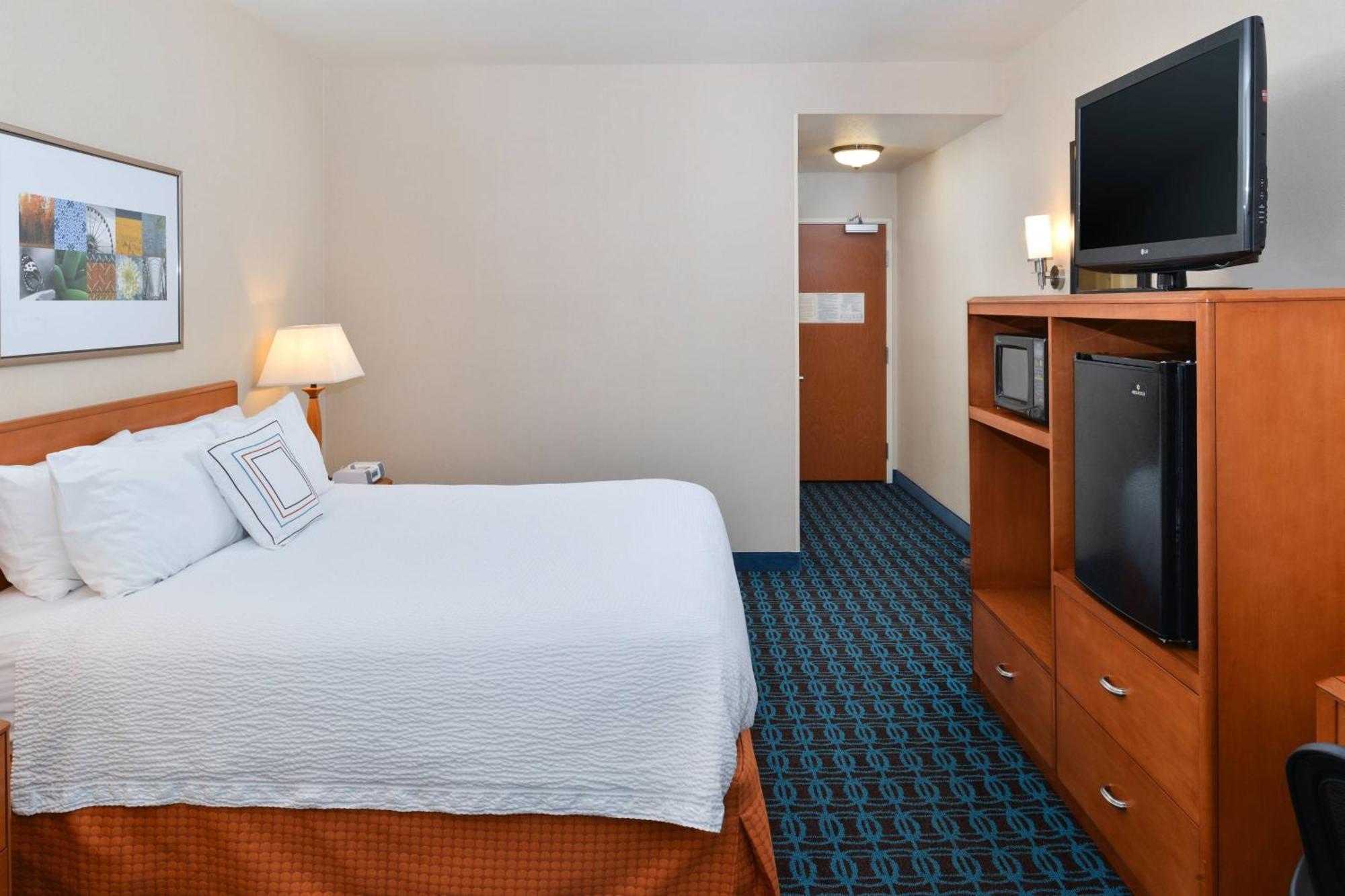 Fairfield Inn And Suites By Marriott Elk Grove Buitenkant foto