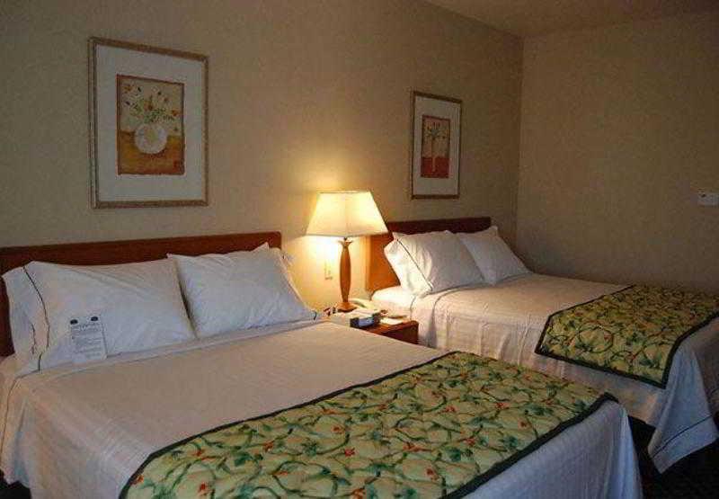 Fairfield Inn And Suites By Marriott Elk Grove Buitenkant foto