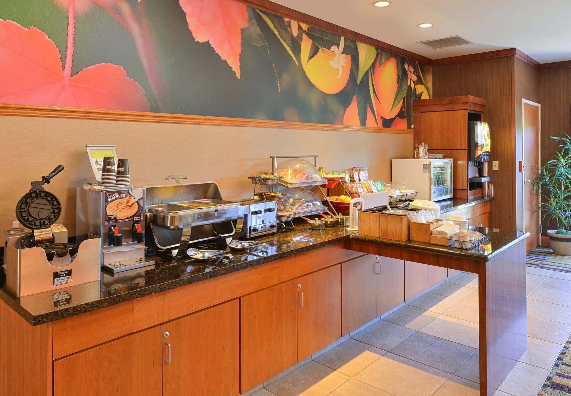 Fairfield Inn And Suites By Marriott Elk Grove Buitenkant foto